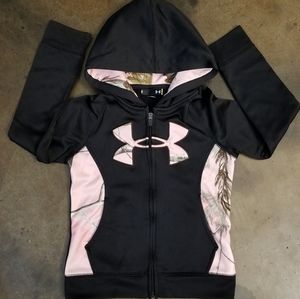 Under Armour girls sweatshirt/hoodie- Size 6